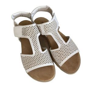 New Sesto Meucci Italian Leather White Floral Strap Open Weave Sandals 8 M